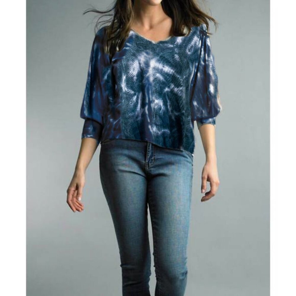 Tempo Paris blue and white tie dye oversized cozy soft v-neck sweater Small/Med